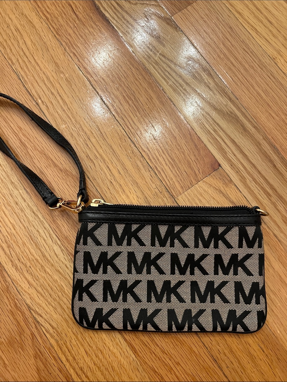 Michael Kors Wristlet
